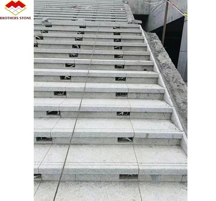 Китайский гранит Luxury Outdoor White Granite Cut-to-Size Flamed Slabs for Floor Stairs (Китайский гранит) Белый гранит