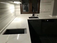 Белая кухня Ворктопс кварца, размер кварца каменными подгонянный Кунтертопс